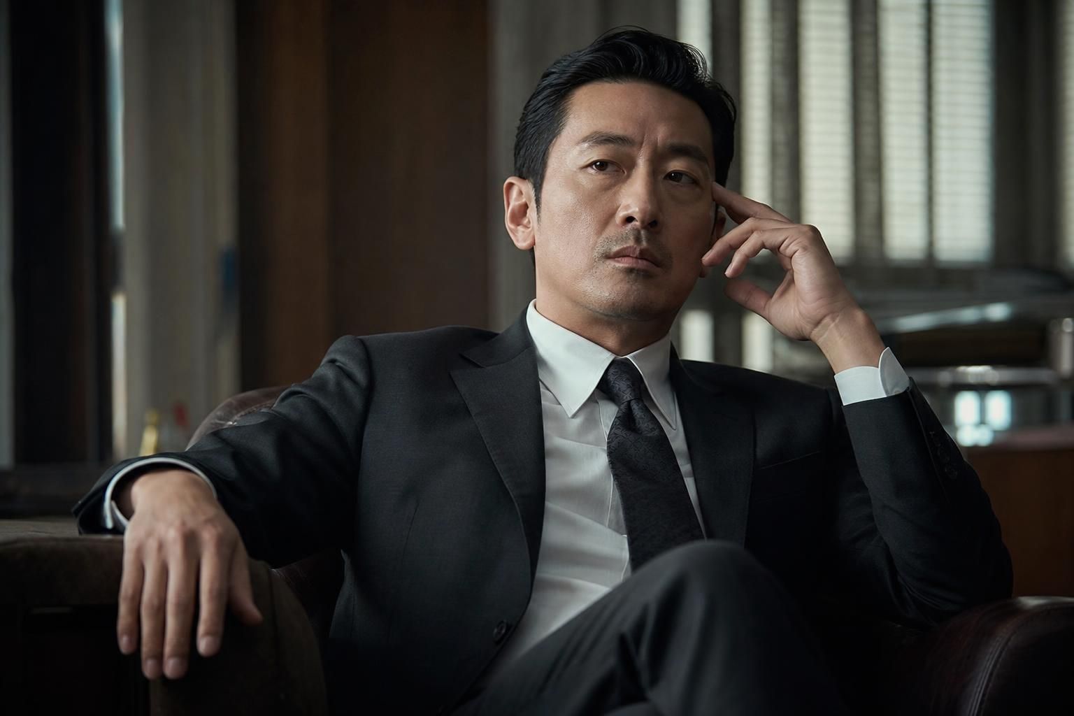 [Inside Men prequel] Image showing the article's key context - Inside Men is based on the webtoon of the same name by Yoon Ta...