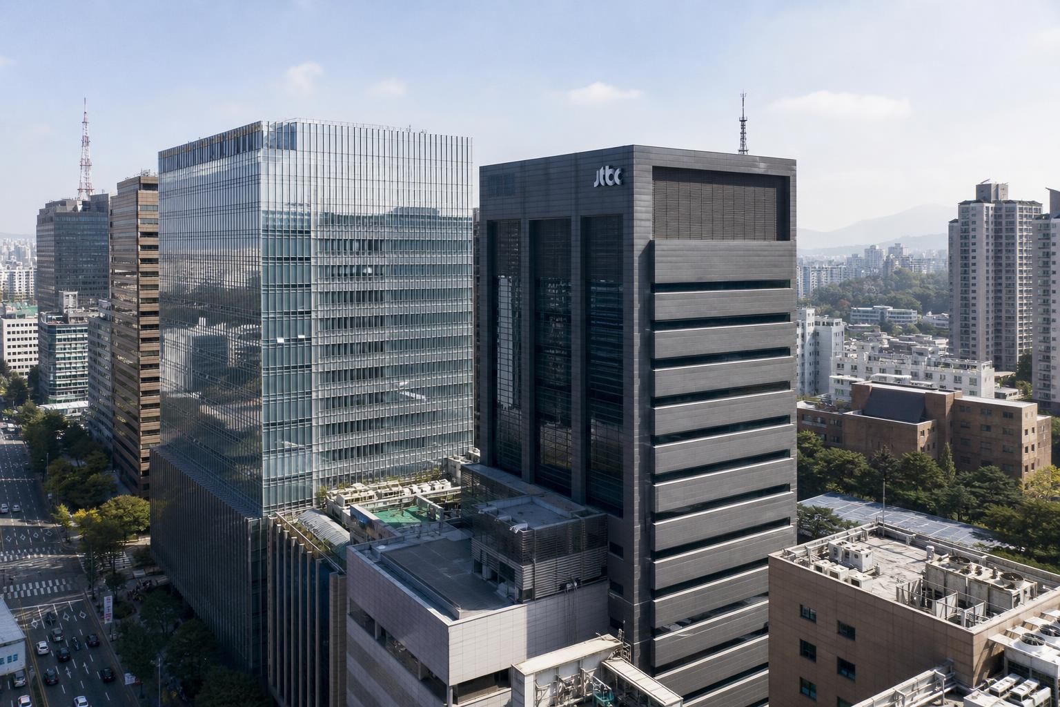 [Korean media building, stock] Image showing the article's key context - Commercial paper is typically used by companies to c...
