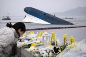 [Sewol memorial] featured image - Sewol Ferry Survivor Dies, Renewing Calls to Stop “Live for Your Friends” Guilt Messaging