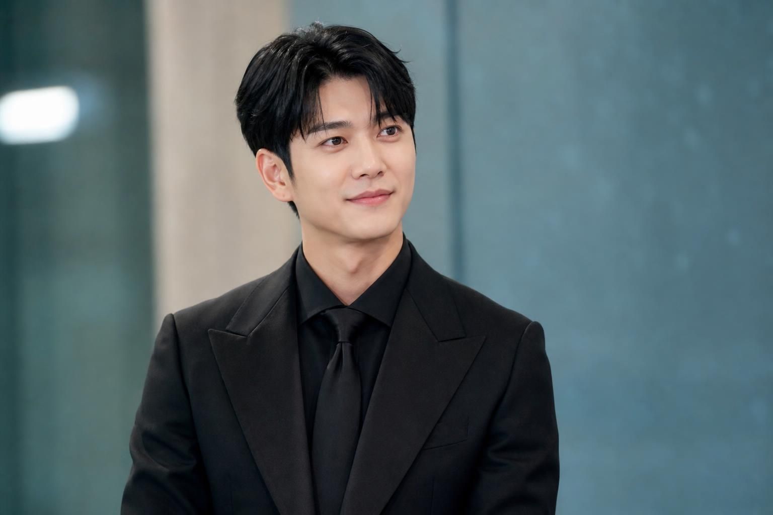 award-hosts Image showing the article's key context - According to the announcement, Kang Tae Oh will take on the MC role for...