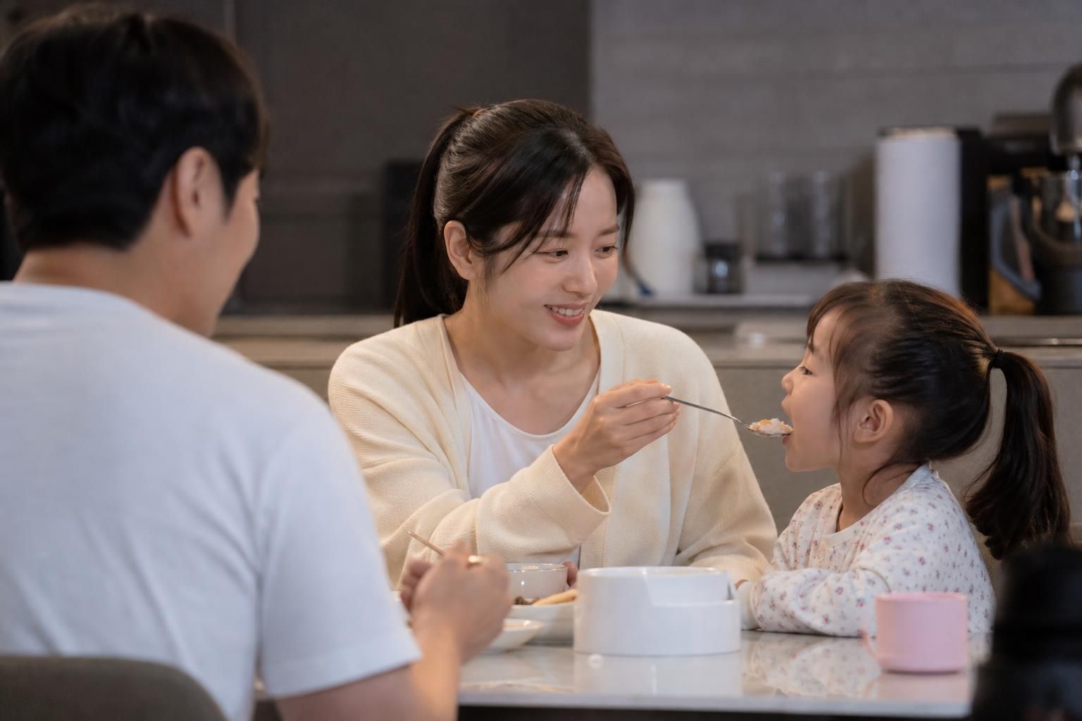 [medical drama, korea series, netflix] Image explaining the article's impact and background - Soompi reports that the newly r...