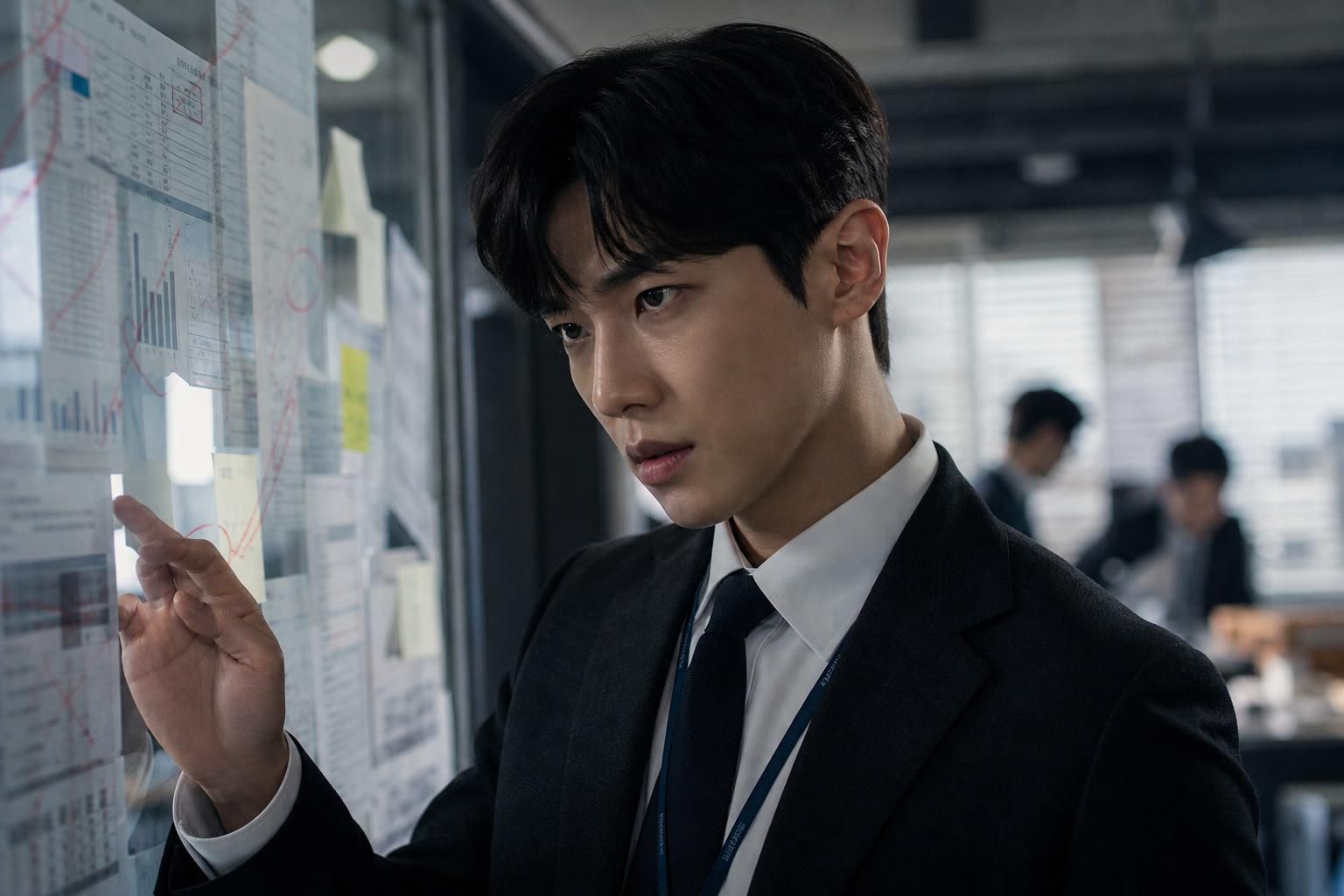 [tax investigation, webtoon drama, Lee Joon] Image showing the article's key context - Unlike slower, procedural crime dramas...