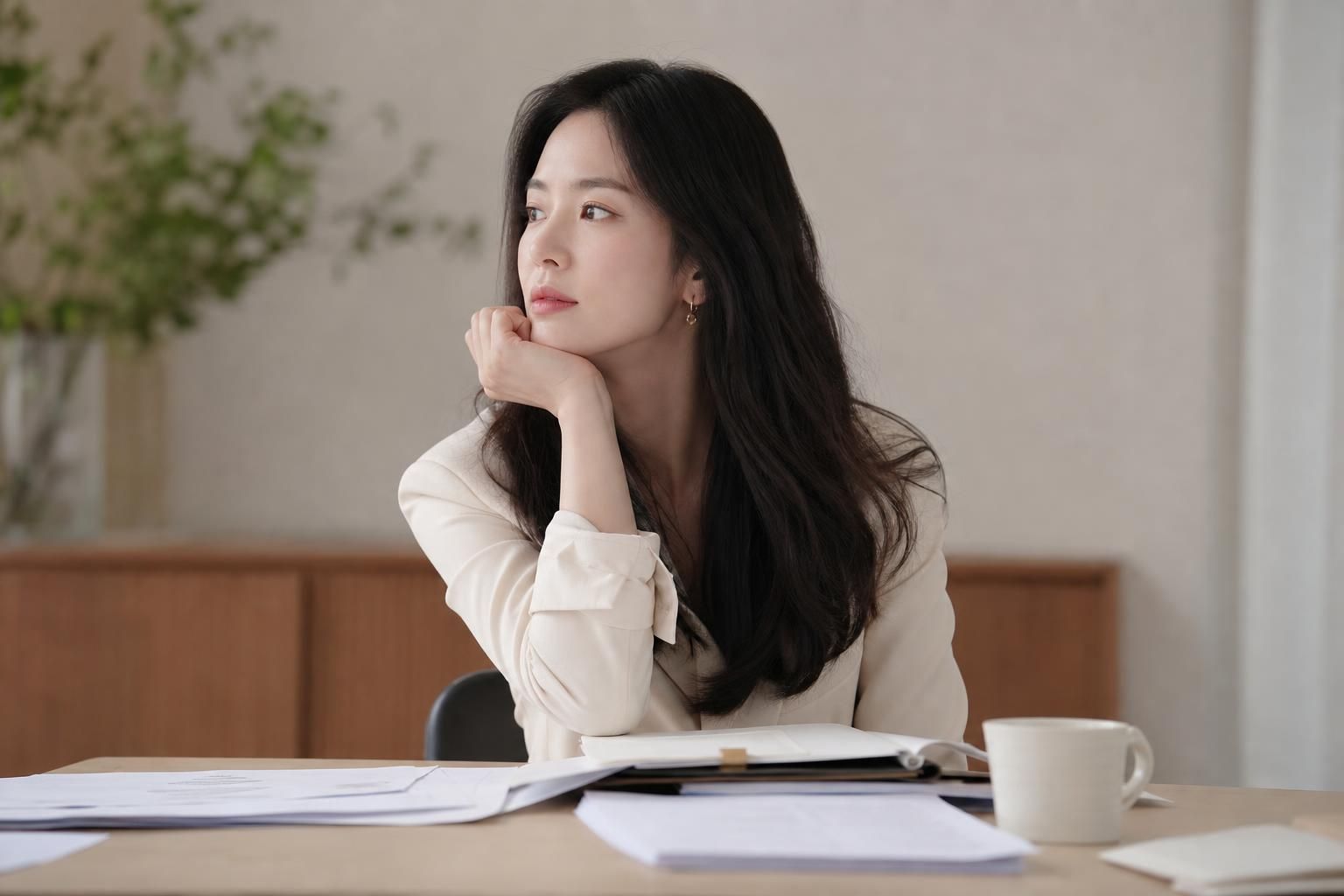 [Song Hye-kyo, agency, South Korea actress] Image explaining the article's impact and background - Observers will likely watc...