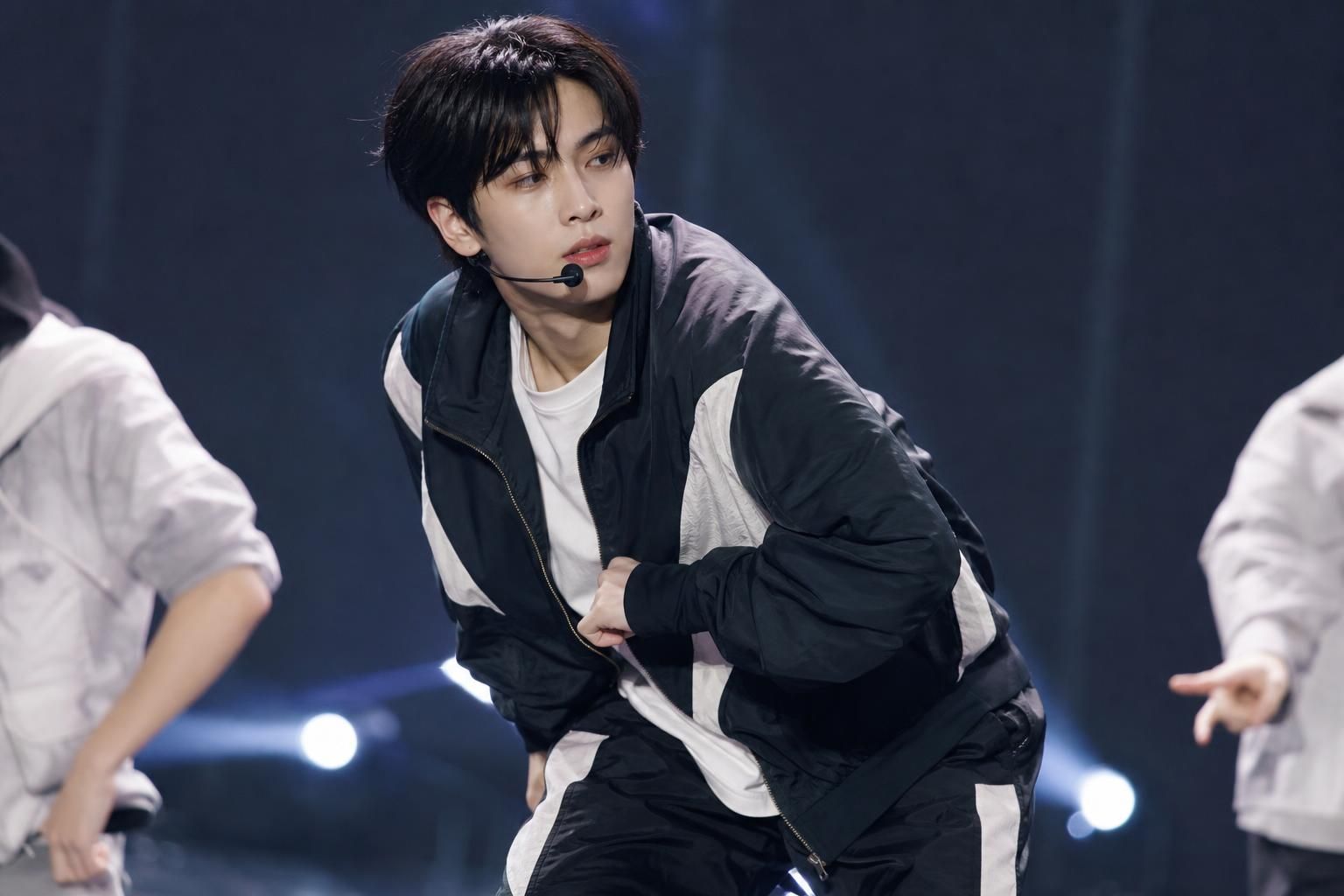 [stage injury, choreography adjustment, K-pop tour] Image showing the article's key context - In its statement, PLEDIS said Y...