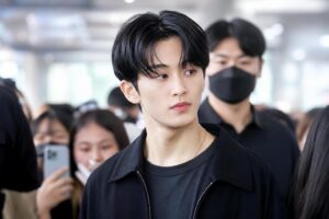 [K-pop idol] featured image - Mark Lee’s Airport Appearance Amid Backlash Highlights Ongoing Double-Standards Row in K-Pop Fa...