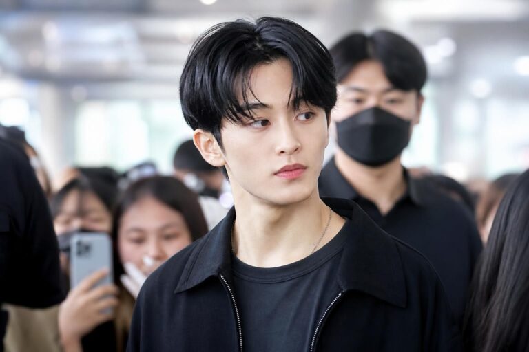 [K-pop idol] featured image - Mark Lee’s Airport Appearance Amid Backlash Highlights Ongoing Double-Standards Row in K-Pop Fa...