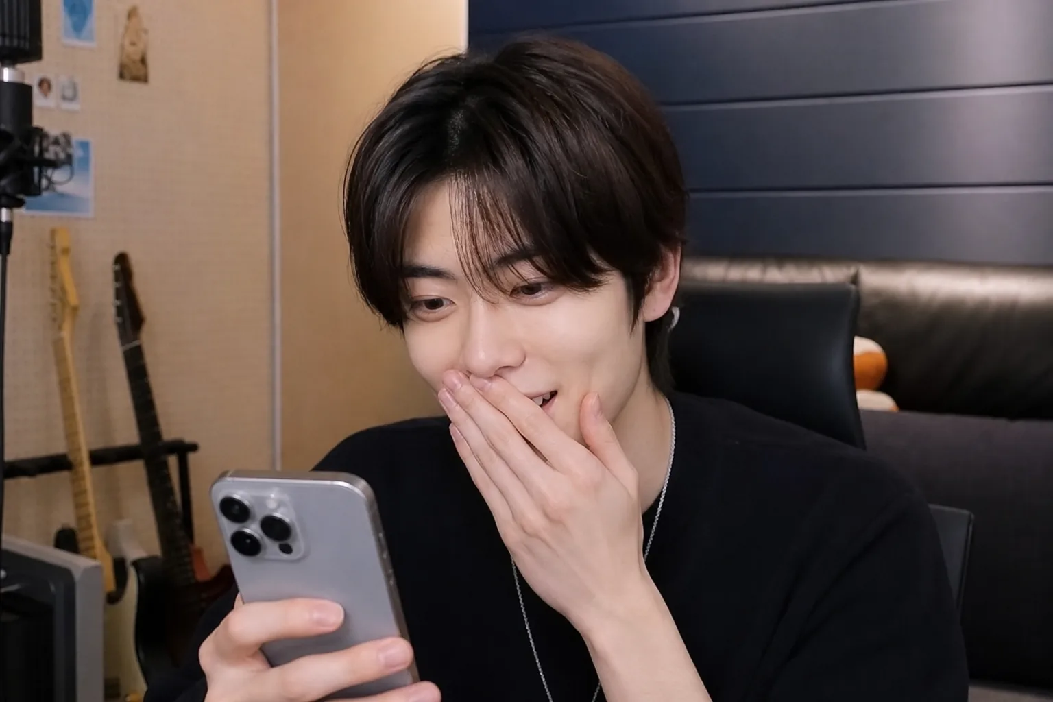 Fans reacting online to Jungkook praising BOYNEXTDOOR Jaehyun during a live stream
