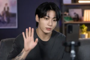 BTS Jungkook Weverse Live fan conversation about marriage comments