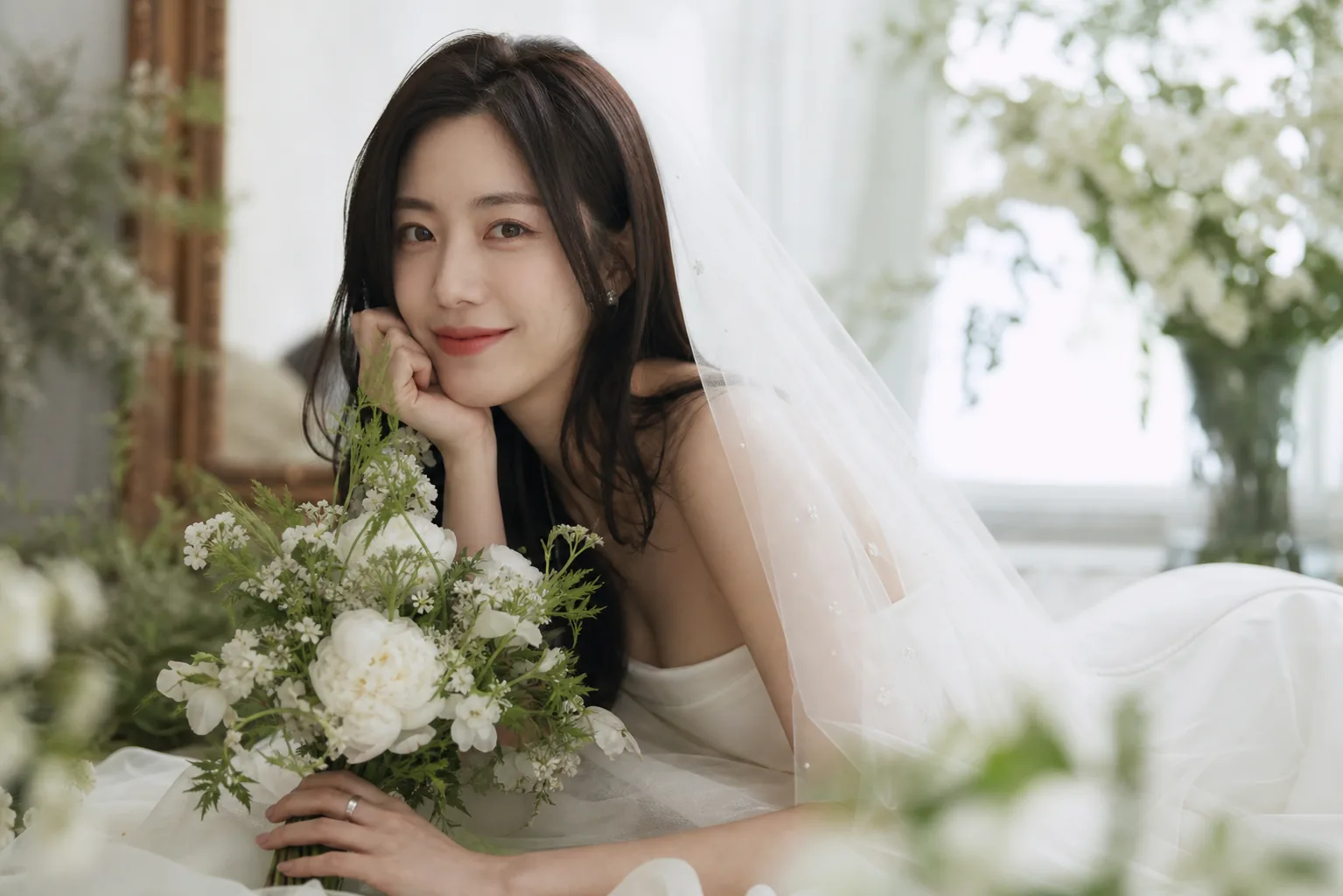 Korean actress career timeline and wedding announcement context