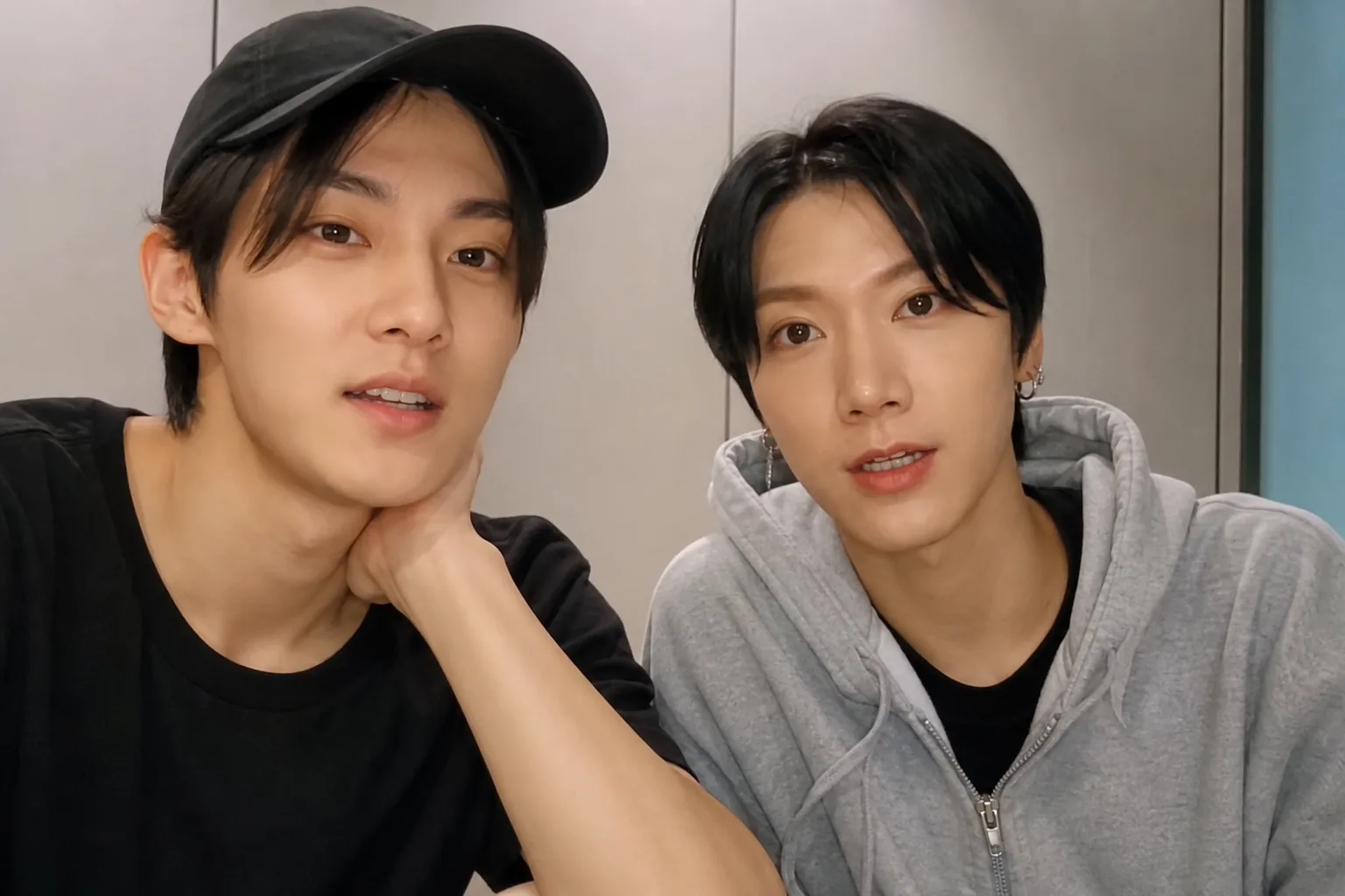 Online K-pop fandom debate shown through phones and comment threads