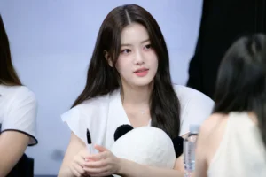 STAYC Seeun health update and fan signing schedule news
