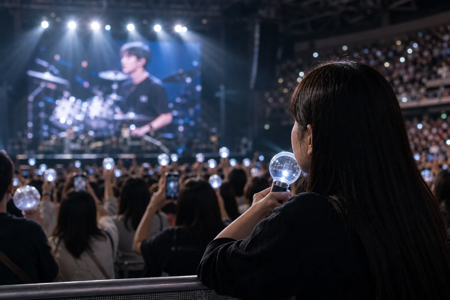 K-pop fan community reacting to an artist statement and online rumors