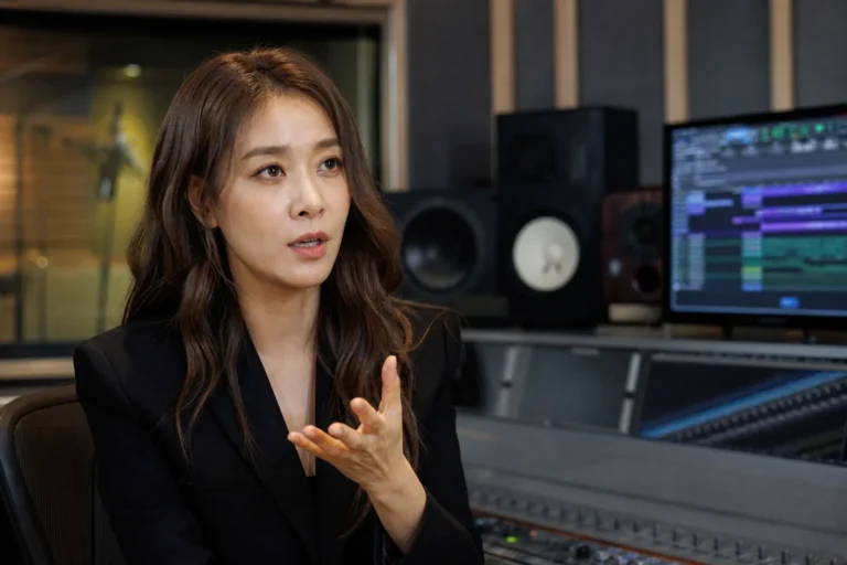 Recording studio microphone representing Korean entertainment live vocal debate