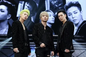 K-pop stage lights representing BIGBANG's reported summer comeback