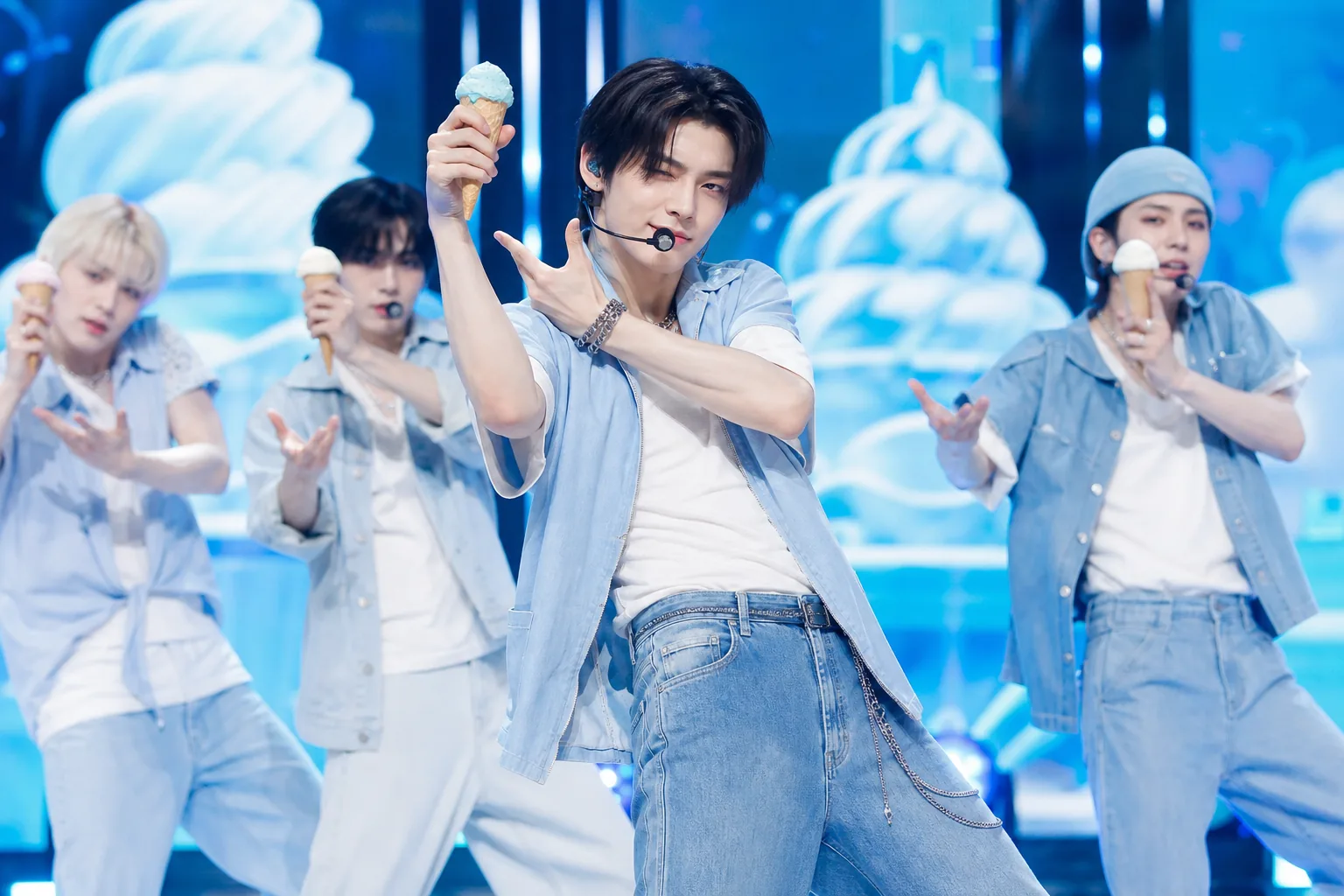 Yeonjun Ice Cream choreography summer performance visual