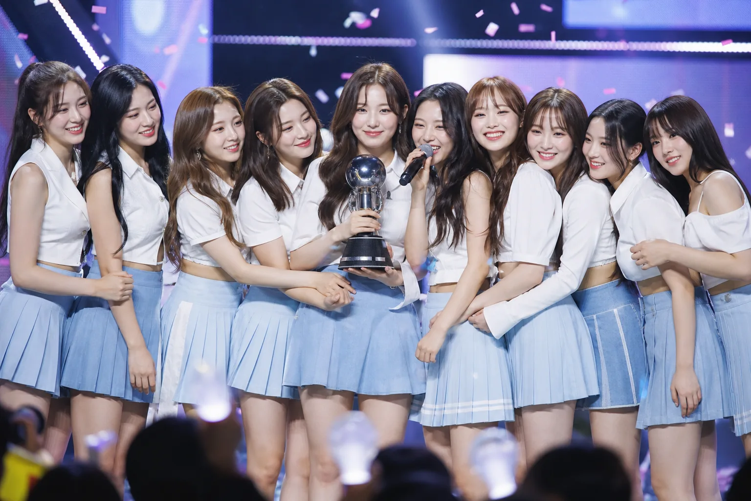 I.O.I reunion single Suddenly music show trophy context