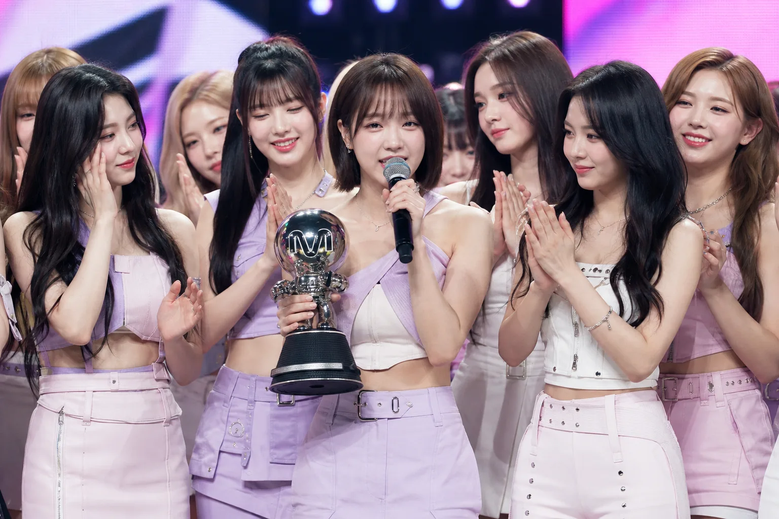 Inkigayo July 12 K-pop performance lineup editorial image