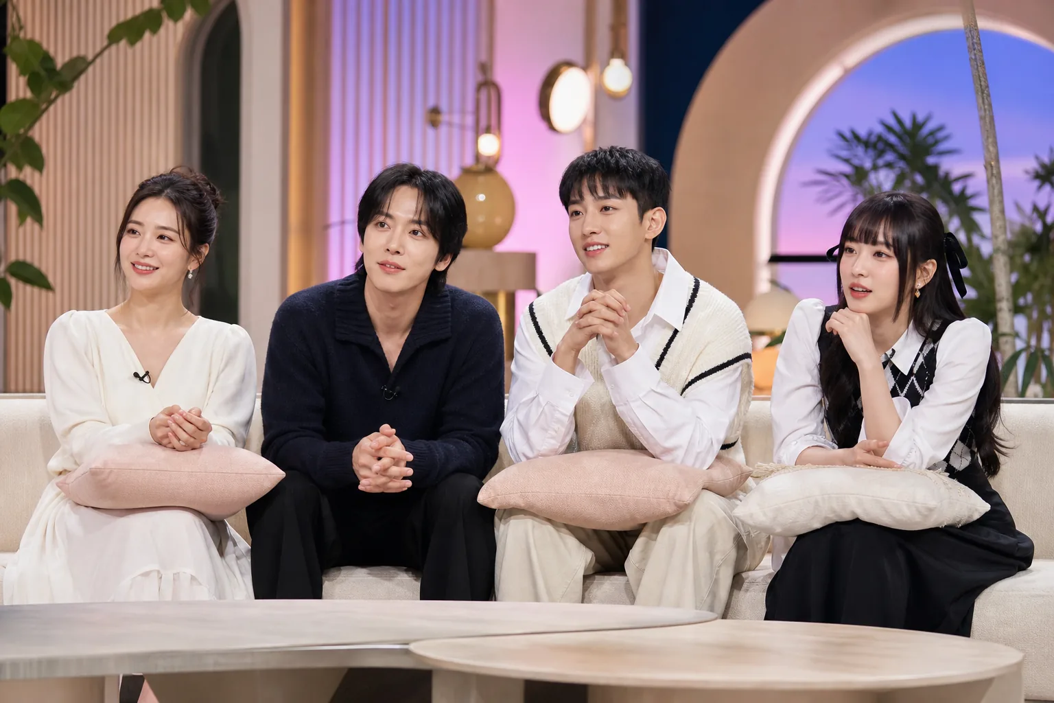 Korean variety show studio panel reacting to romance reality contestants