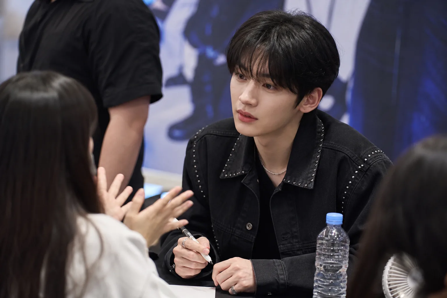 K-pop audience discussing respectful fan culture and artist boundaries