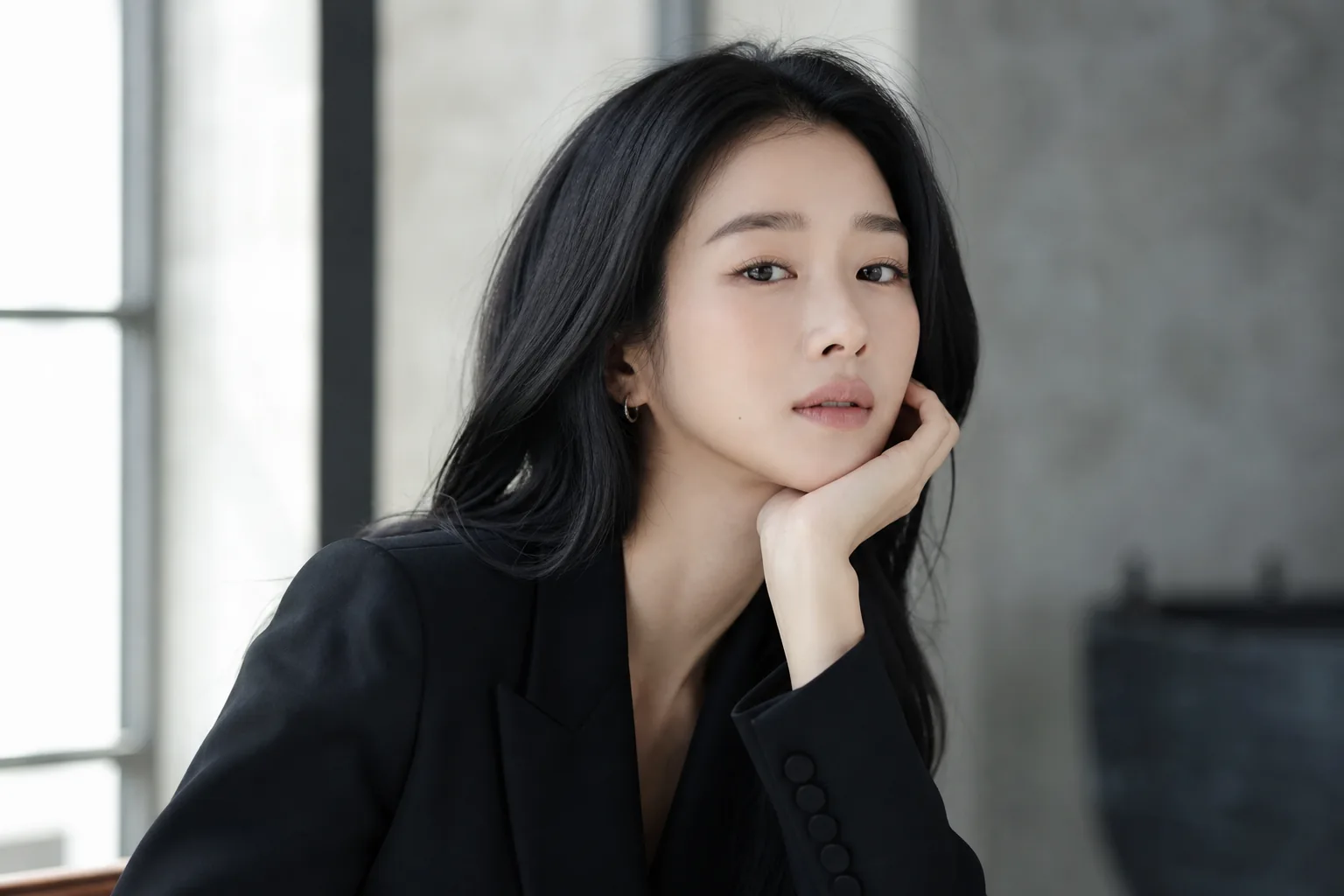 Korean actress begins a new agency chapter with production support