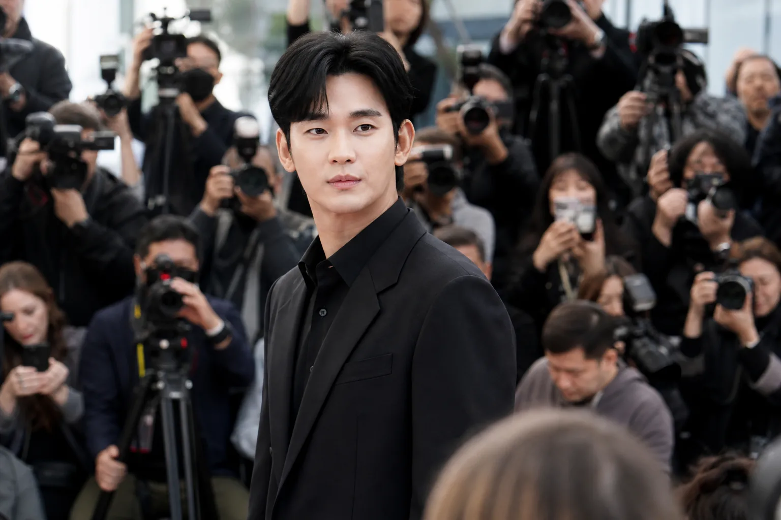 Entertainment industry discussion about celebrity comeback standards