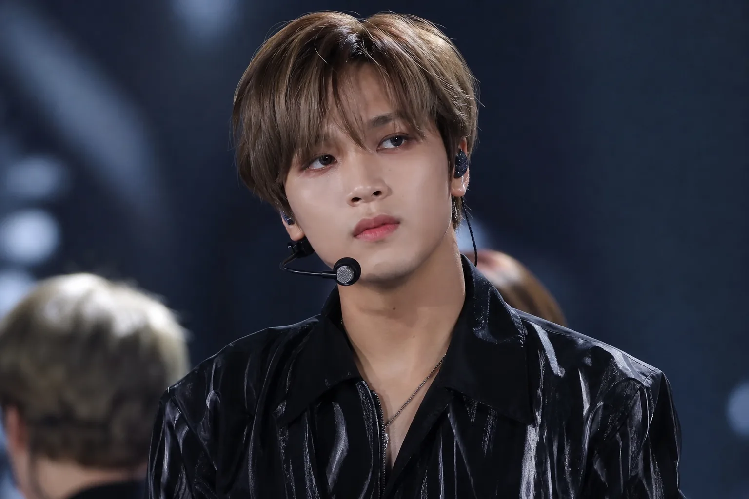 Online fan discussion about K-pop idol diet comments and body image