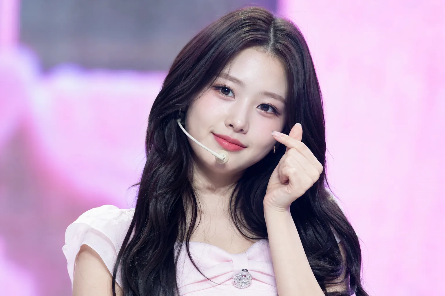 K-pop ranking dashboard showing rising public attention for an idol
