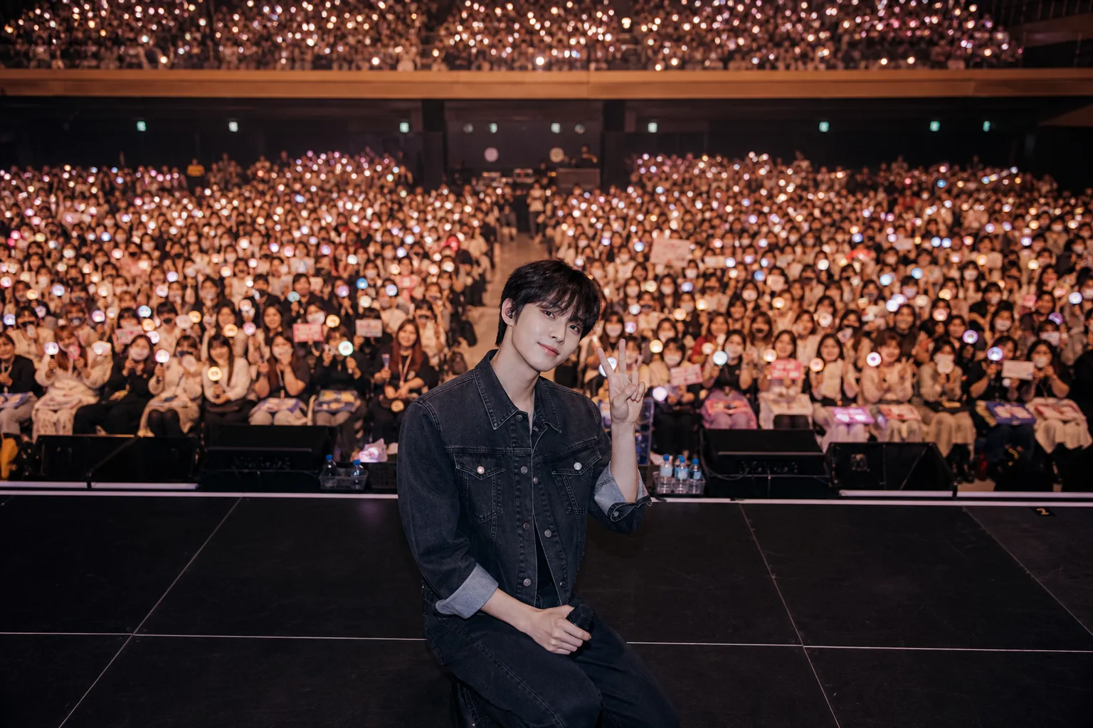 Audience waiting for Hwang In Youp fan meeting tour dates
