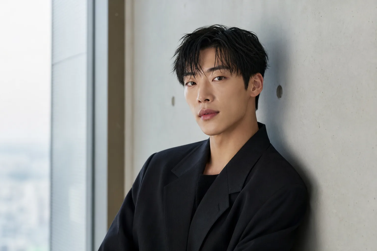 Korean actor contract renewal and agency partnership concept for Woo Do Hwan news