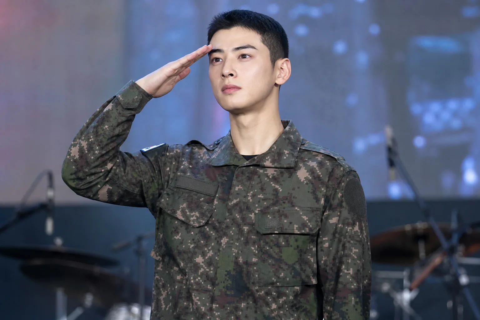 K-pop public image debate shown through media screens and audience attention