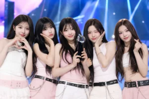 RESCENE celebrates first Inkigayo win for LOVE ATTACK on a K-pop music show stage