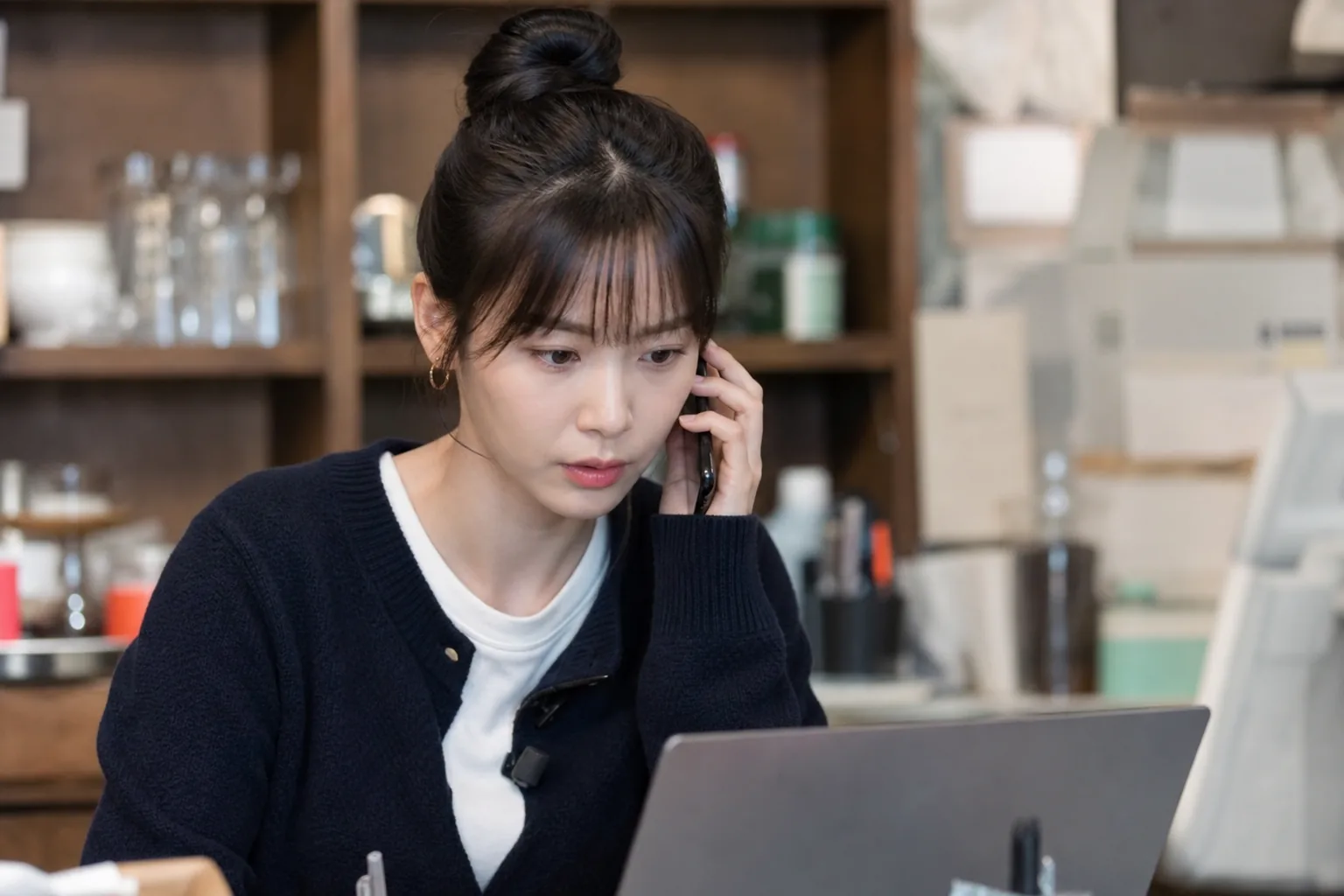 Korean actress reflecting on a career gap and cafe work