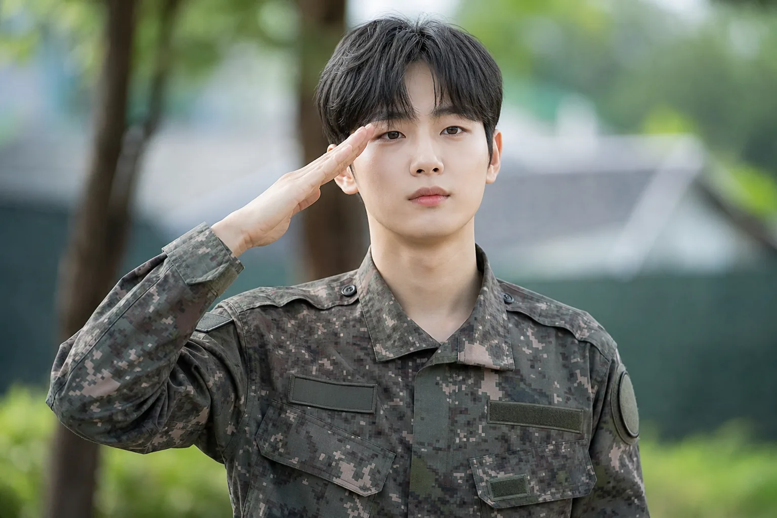 Fans reacting online to Ji Yunseo enlistment announcement and EVNNE career uncertainty