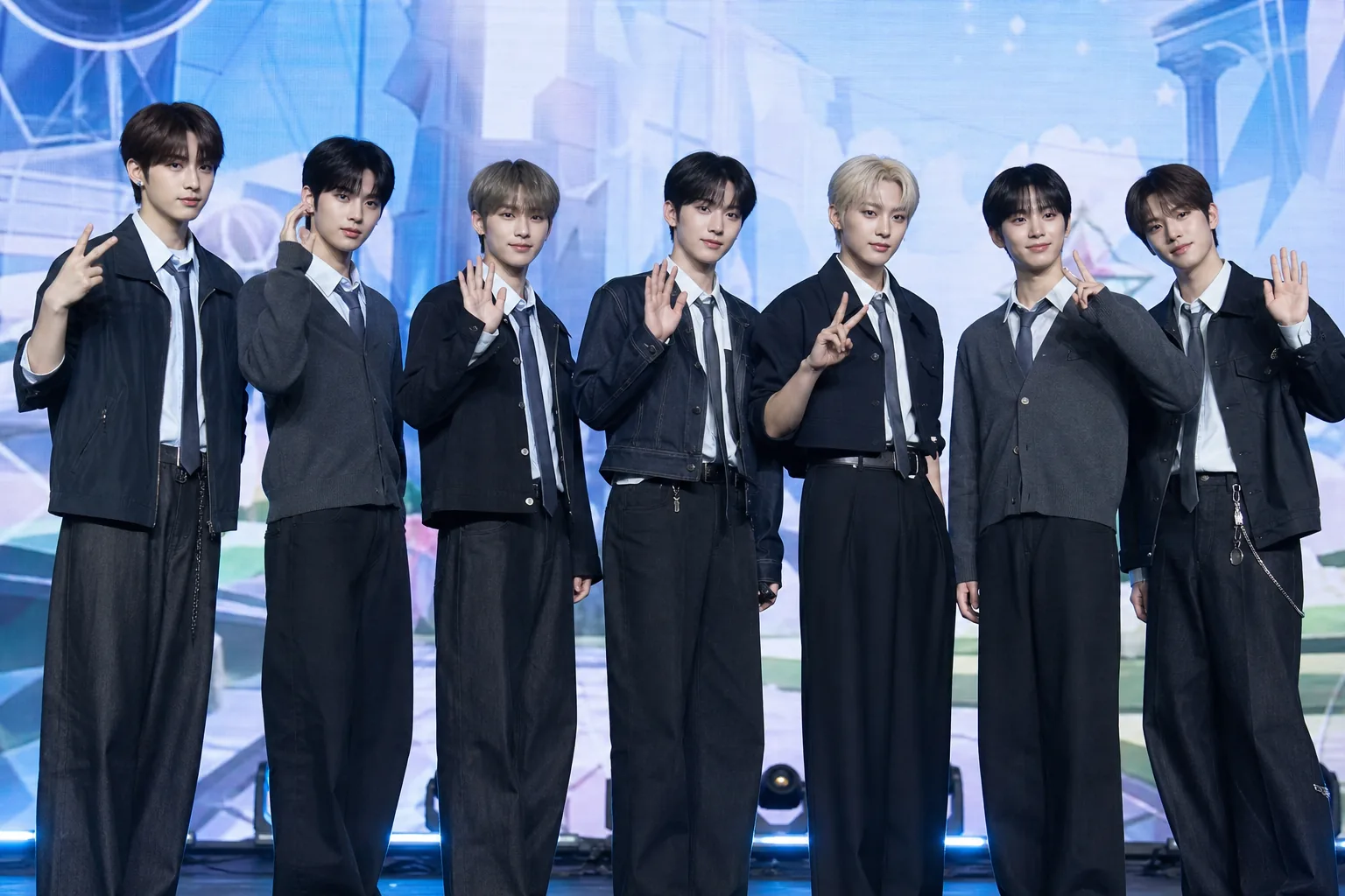 NouerA bright K-pop comeback concept and mini album tracklist image