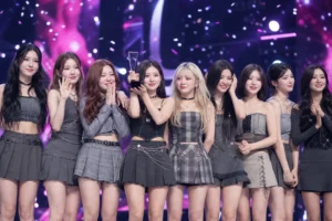 fromis_9 Asia tour and Vitamin ME music show win editorial image