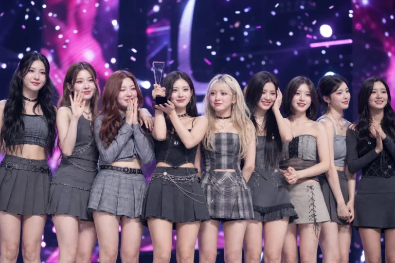 fromis_9 Asia tour and Vitamin ME music show win editorial image