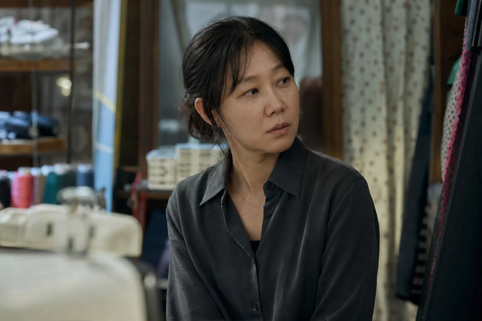 Kong Hyo Jin as eldest daughter in Korean family revenge film context