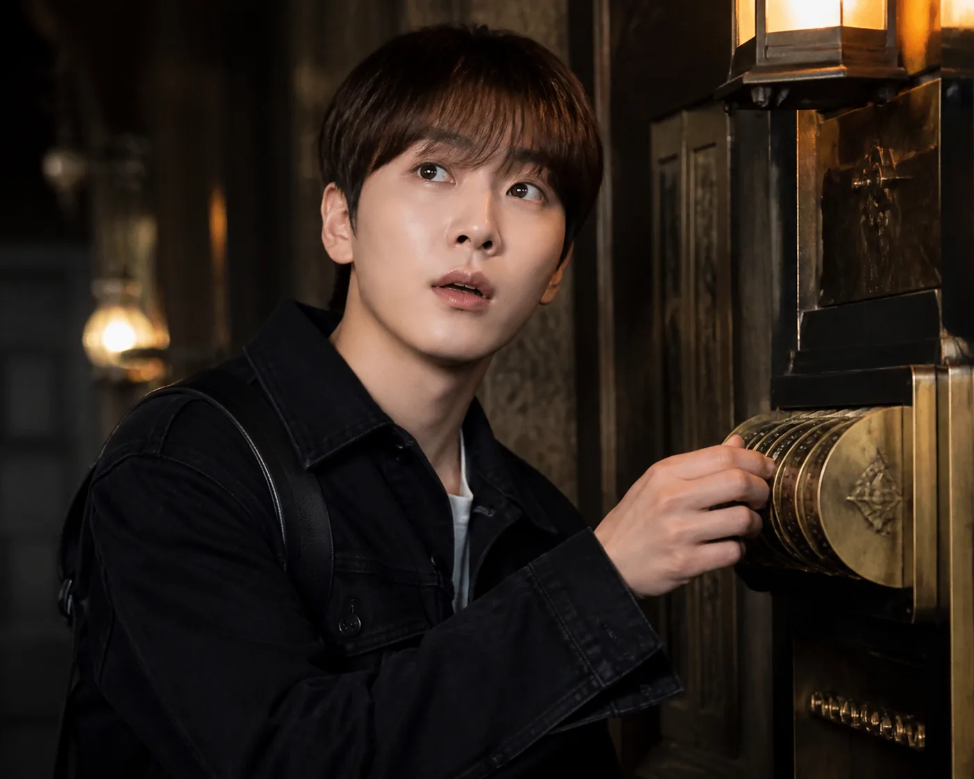 A Korean variety-show cast preparing to solve a mystery together