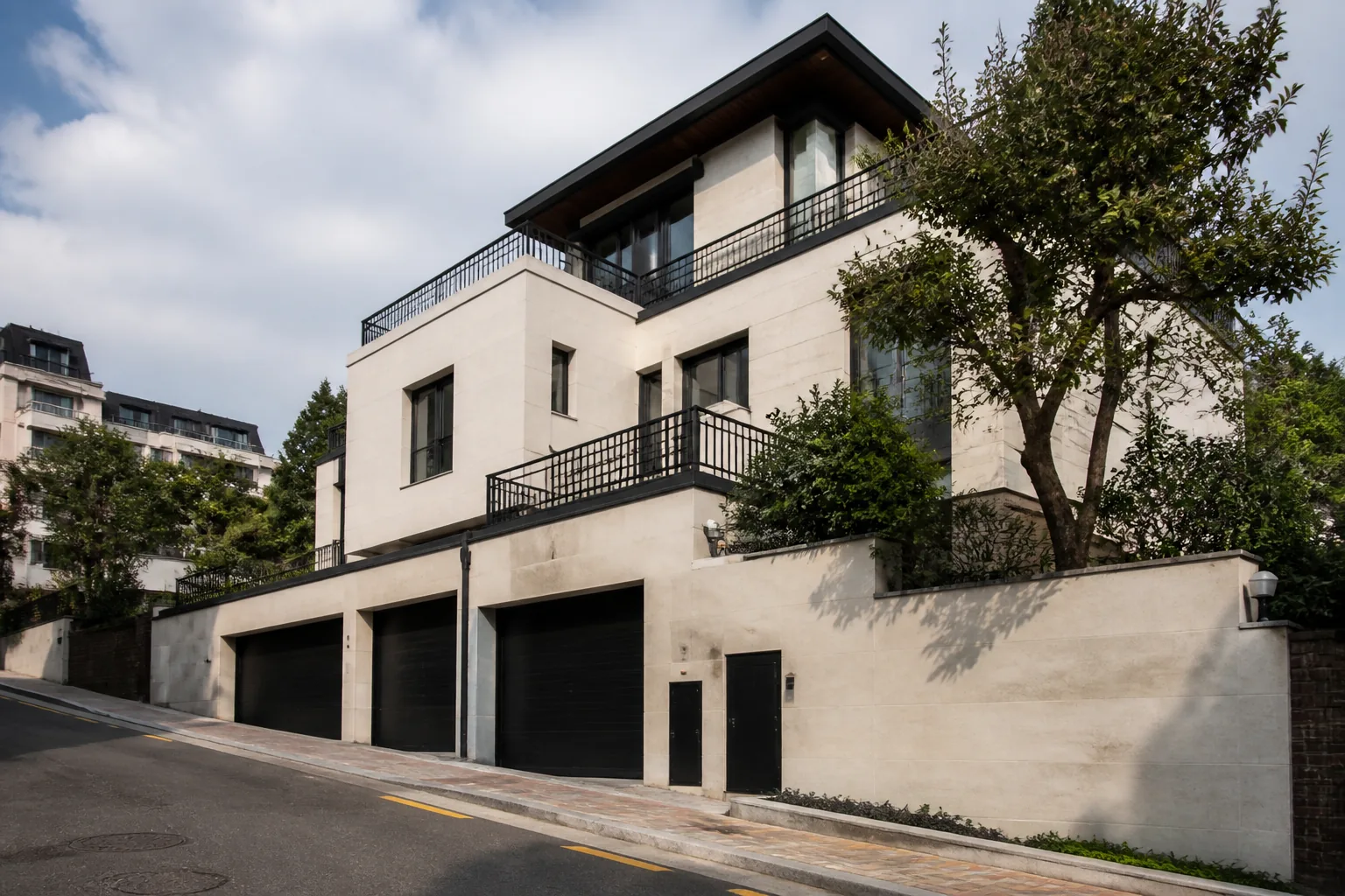Seoul residential building illustrating the jeonse deposit system