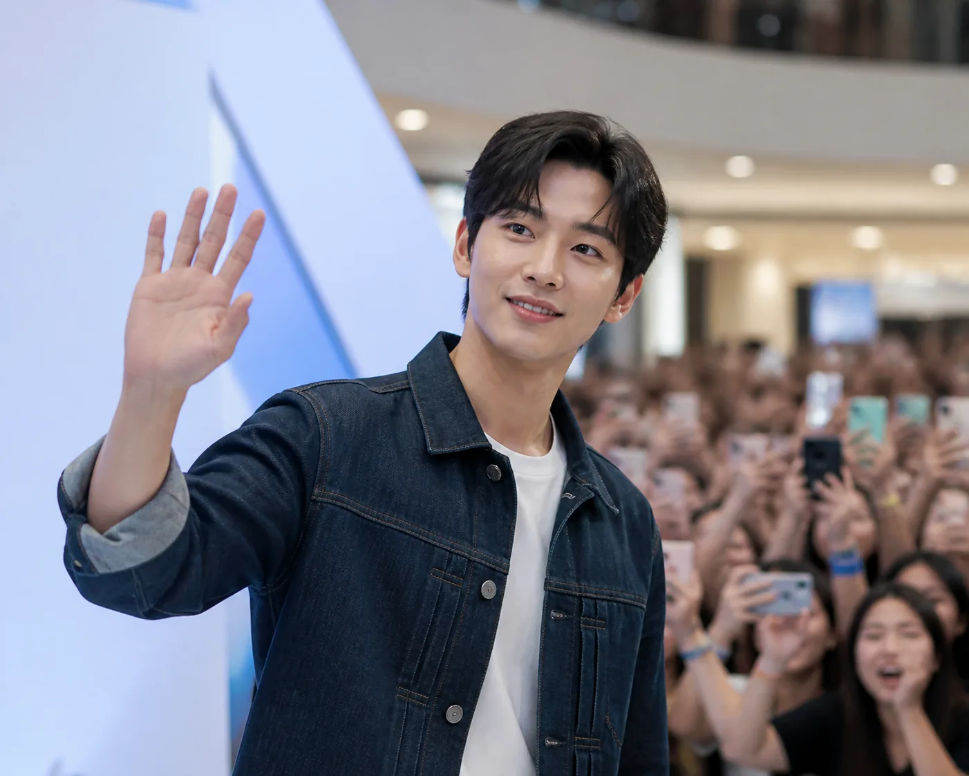 Korean actor greeting fans during a shopping mall event in Manila