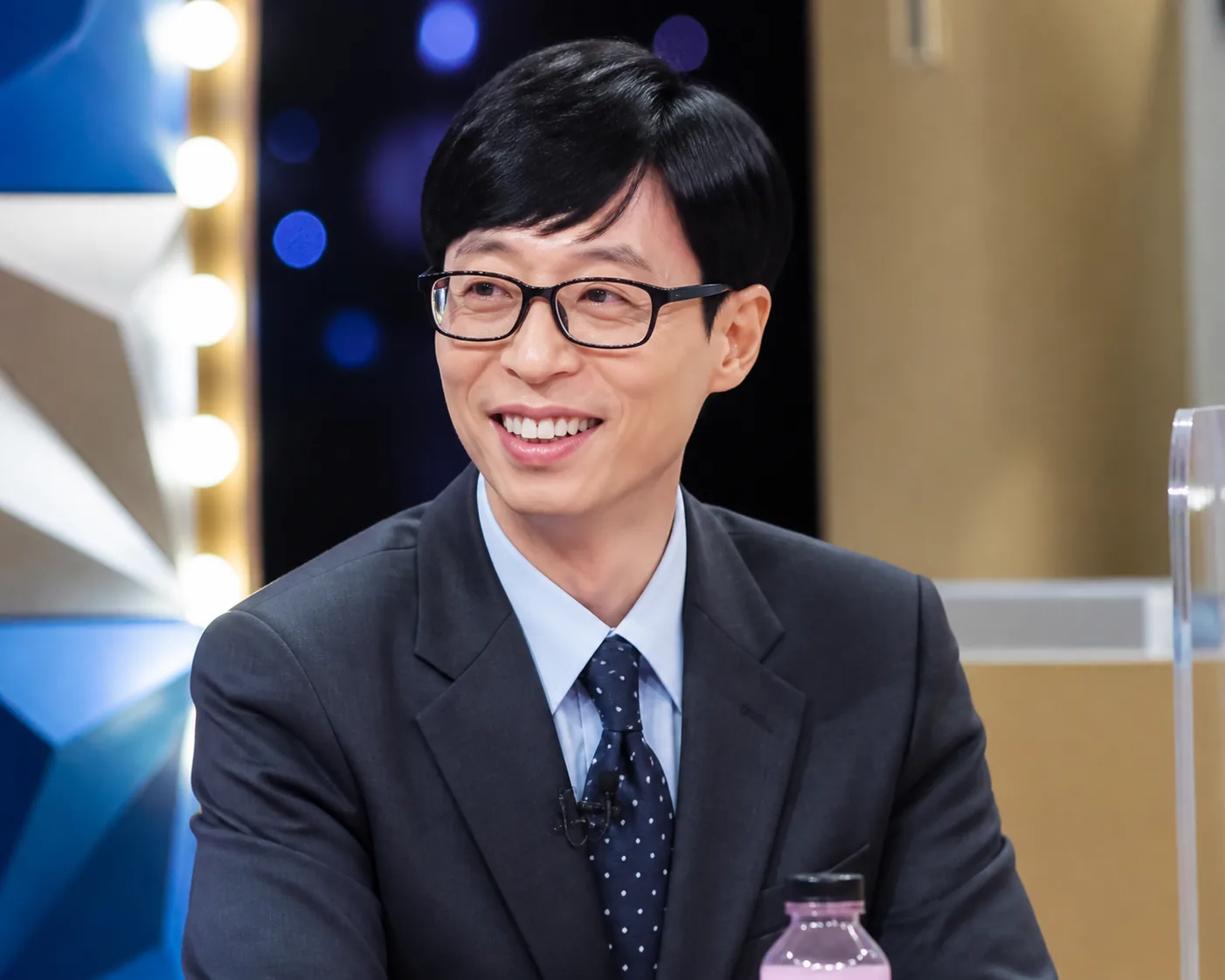 Korean variety television studio represented with audience and media engagement data